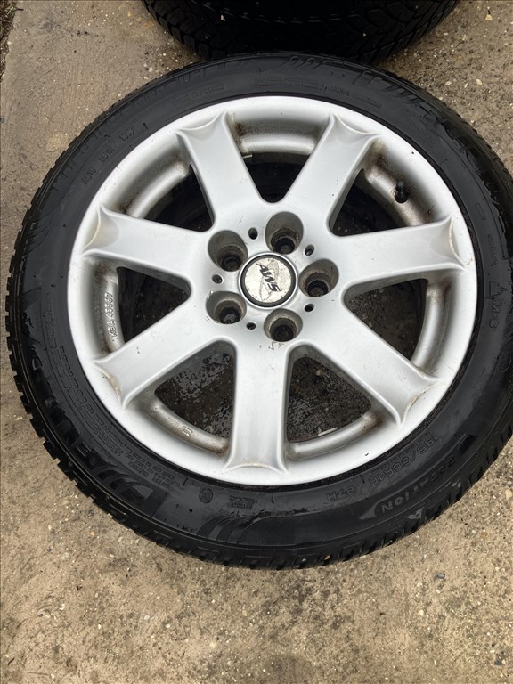  5x112 lyukosztású 16" alufelni, rajta 195/55  Continental és Fulda téli gumi  2. kép
