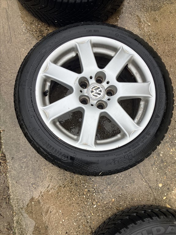  5x112 lyukosztású 16" alufelni, rajta 195/55  Continental és Fulda téli gumi  4. kép