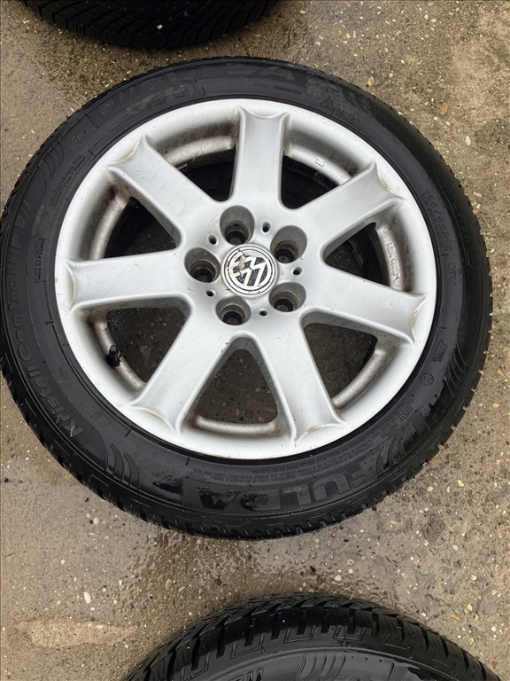  5x112 lyukosztású 16" alufelni, rajta 195/55  Continental és Fulda téli gumi  5. kép