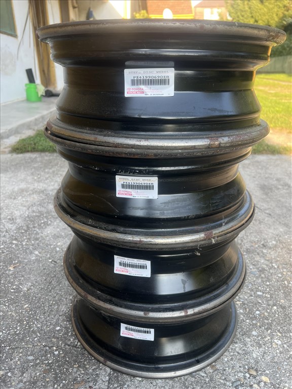 TOYOTA AYGO lemezfelni eladó 2. kép