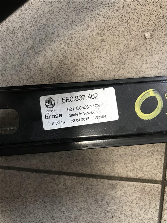 Skoda Octavia III jobb első ablakemelő szerkezet 5e0837462 2. kép