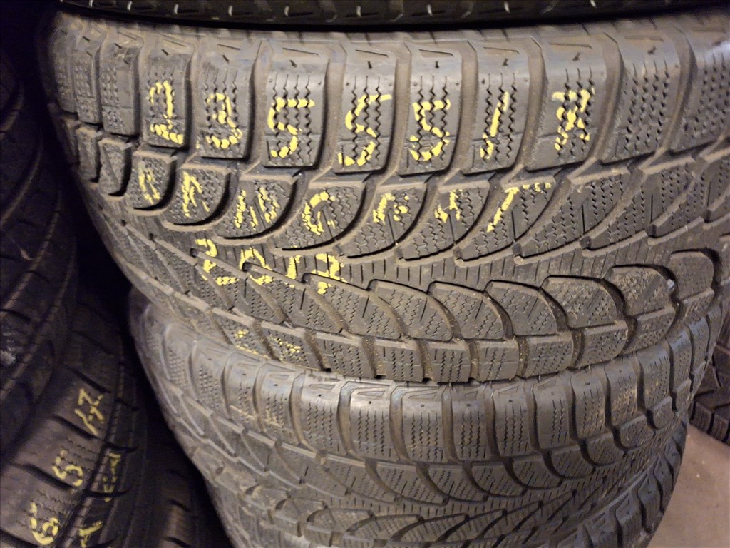  235/55/17"  Bridgestone téli gumi  1. kép