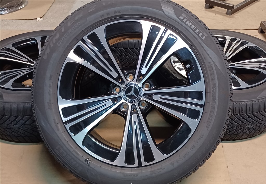 Mercedes W214 E klasse 5x112 8x18 ET32,5 225/55 R18 téli gumikkal 4db 1. kép