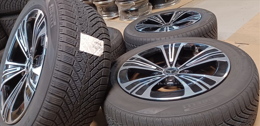  Mercedes W214 E klasse 5x112 8x18 ET32,5 225/55 R18 téli gumikkal 4db 3. kép