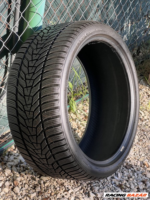  255/3519" újszerű Hankook téli gumi gumi 1. kép