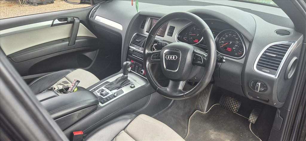 Audi Q7 (4L) bontott alkatrészei 5. kép