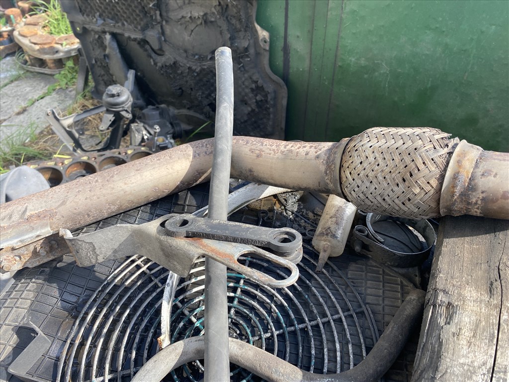 Mercedes E 220 CDI kipufogó dob  2114911100 sn1526 5. kép