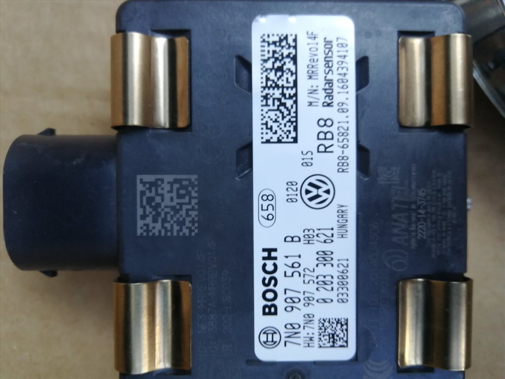 Volkswagen Sharan II adaptív tempomat radar és embléma, 7n0907561b 7n0853601d 3. kép