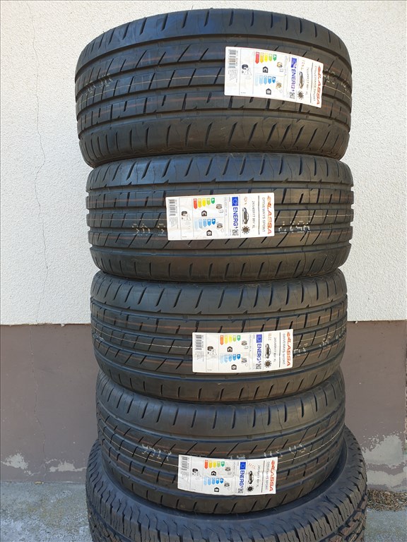  245/45 17 Lassa DriveWays Sport 1. kép