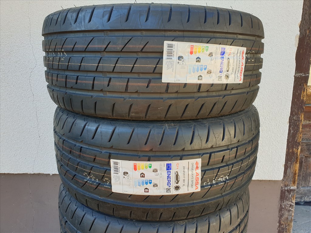  245/45 17 Lassa DriveWays Sport 2. kép