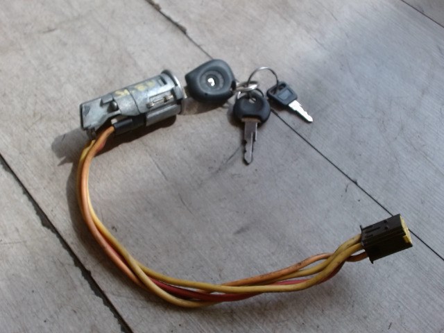 RENAULT MEGANE 95-99 Gyújtáskapcsoló 1. kép