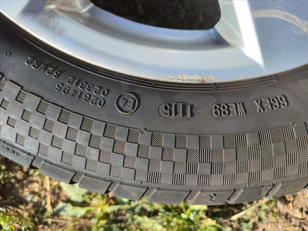 Mitsubishi Colt 4x114.3 lyukosztású 14" használt Aluett alufelni, 175/65 használt Hankook nyári gumi 8. kép