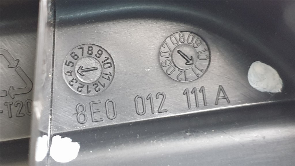 512031 Audi A4 B8, 2011, Vonószem, Emelő, Tartóban, 8K0805615. 8. kép