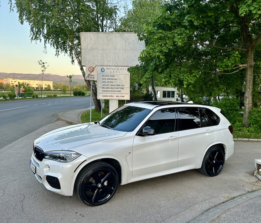 BMW X5 F15 21" 5x120 kétszéles alufelni nyárigumival 21 coll F16 X6 7. kép