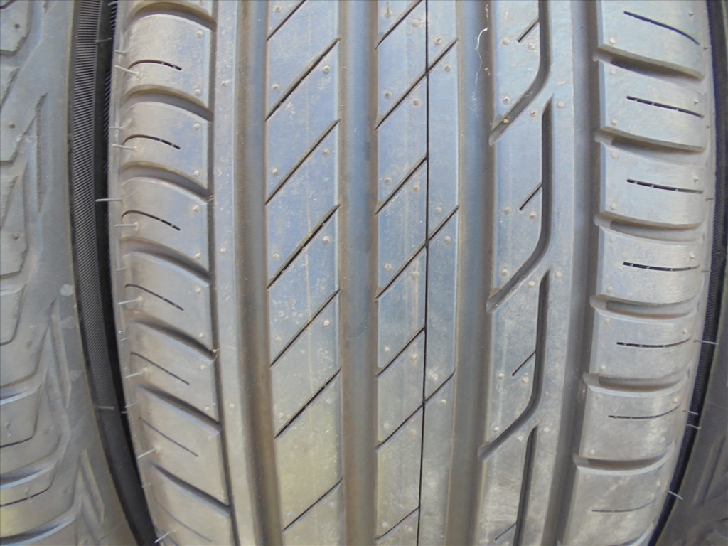 Új " 195/60 R 16" Bridgestone nyári gumi eladó 2. kép
