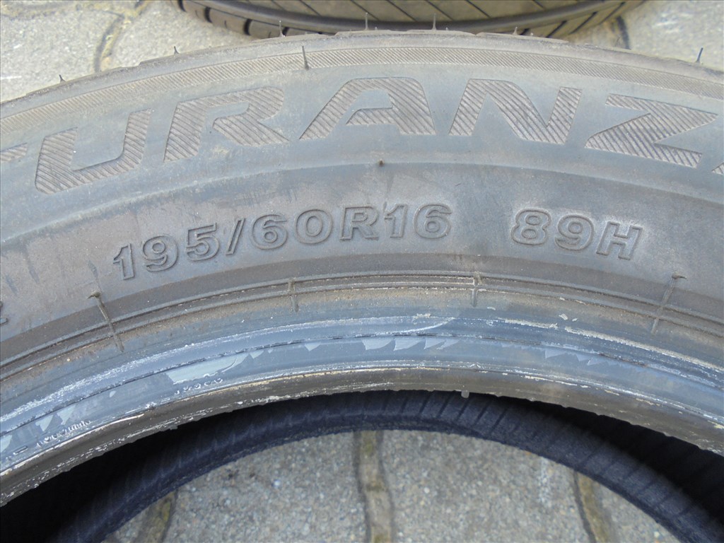 Új " 195/60 R 16" Bridgestone nyári gumi eladó 4. kép