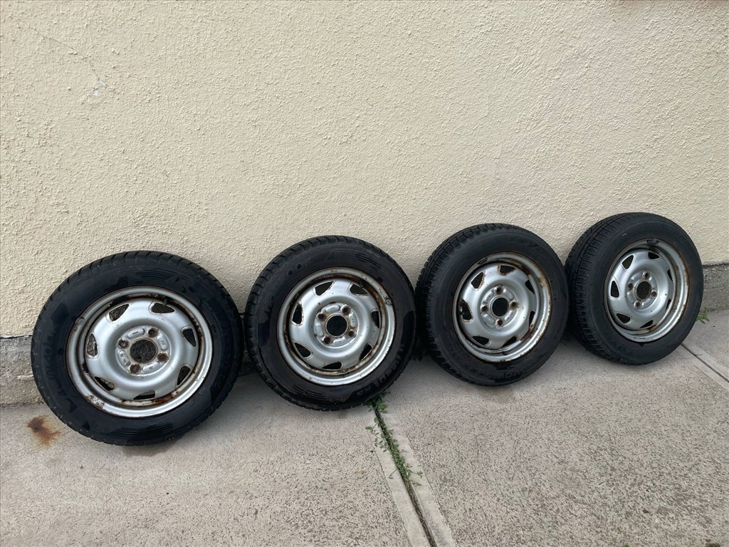 Ford Ka Fiesta lemezfelni téli gumi 155/70 R13 1. kép