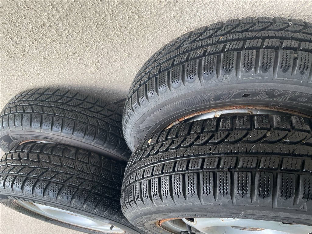 Ford Ka Fiesta lemezfelni téli gumi 155/70 R13 3. kép