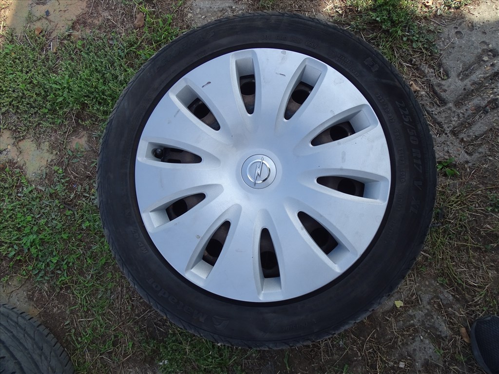 Opel Insignia 5X120  225/50 R17 Matador újszerű gumikkal 5. kép