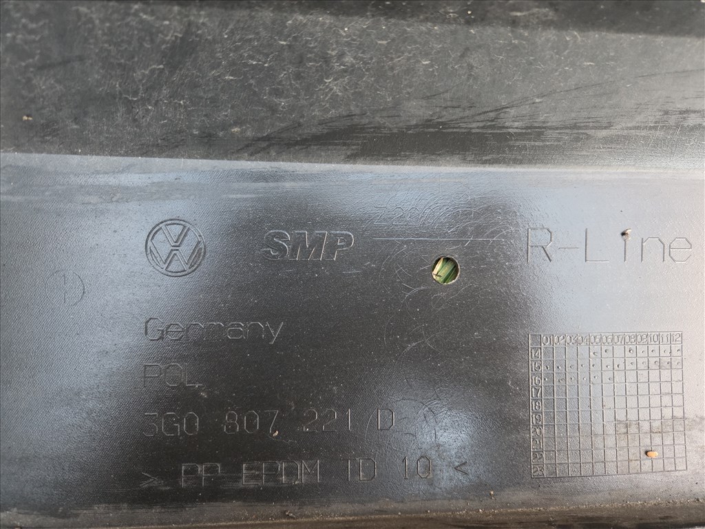 Volkswagen VW Passat B8 R-line első lökhárító 3G0807221D 9. kép