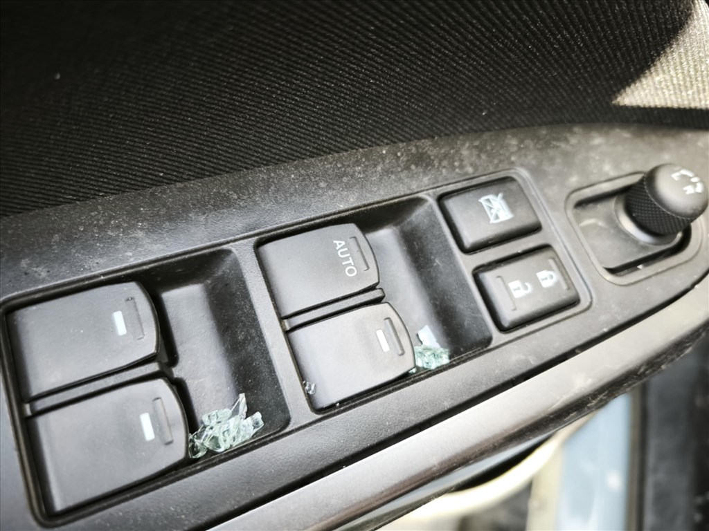 2023 Suzuki Vitara 1,4 Hybrid, manuális -  balkormányos jármű ÉRKEZETT bontási céllal! 5. kép