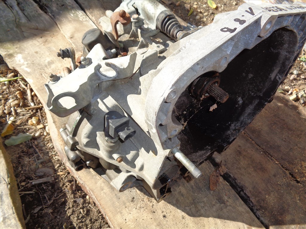 Lancia Delta II 1.8 GT sebességváltó  2. kép