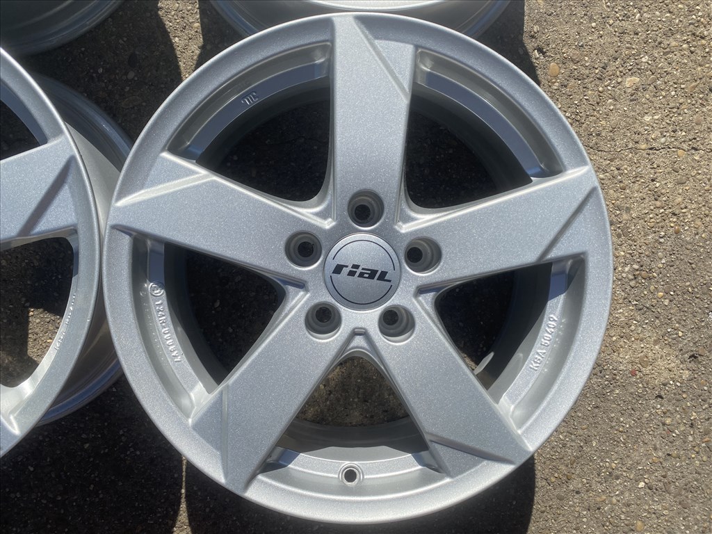 4db Rial 16" VW - Skoda - Seat alufelni. (4087) 2. kép