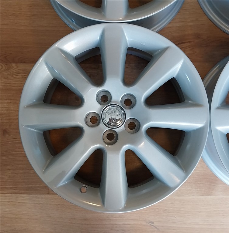 5x100 16" Toyota gyári alufelni garnitúra /Avensis, Verso, Prius/ 2. 3. kép
