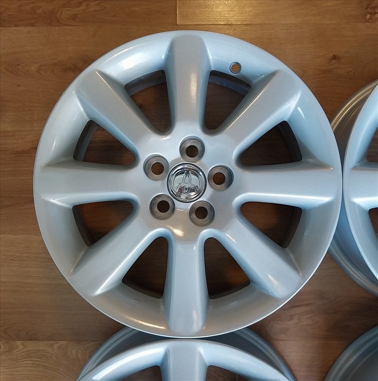 5x100 16" Toyota gyári alufelni garnitúra /Avensis, Verso, Prius/ 2. 4. kép