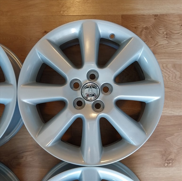 5x100 16" Toyota gyári alufelni garnitúra /Avensis, Verso, Prius/ 2. 5. kép