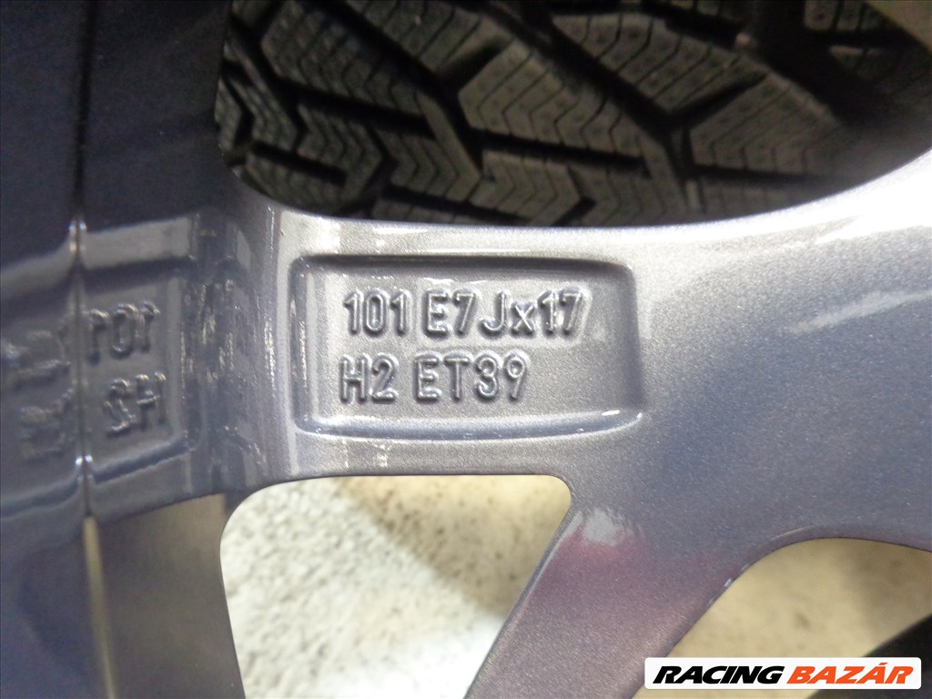 Toyota Rav4 új gyári téli garnitúra  5. kép