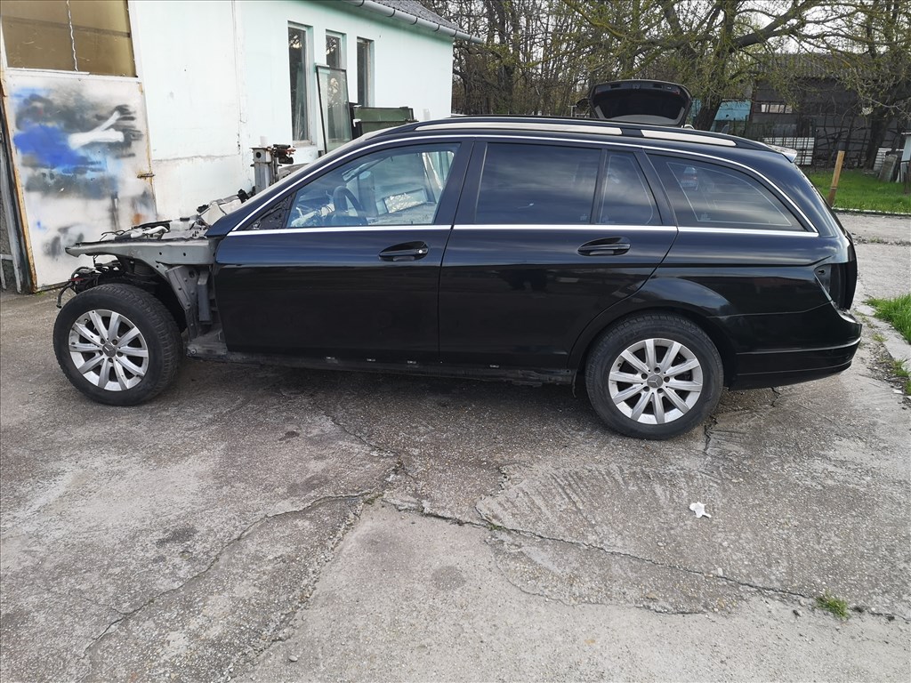 Mercedes C w204 hűtörács Gyári hibátlan! 4. kép