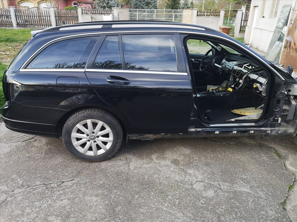 Mercedes C w204 hűtörács Gyári hibátlan! 6. kép