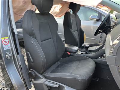 Skoda Karoq Jobb első ülés 