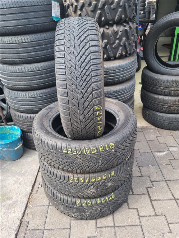  225/6018" újszerű Pirelli Scorpion Winter 2 téli gumi 4db  3. kép