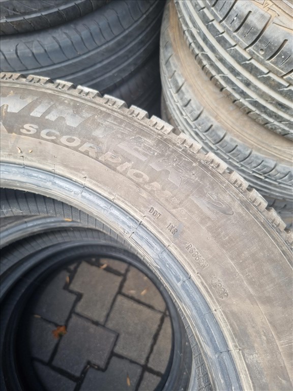  225/6018" újszerű Pirelli Scorpion Winter 2 téli gumi 4db  6. kép