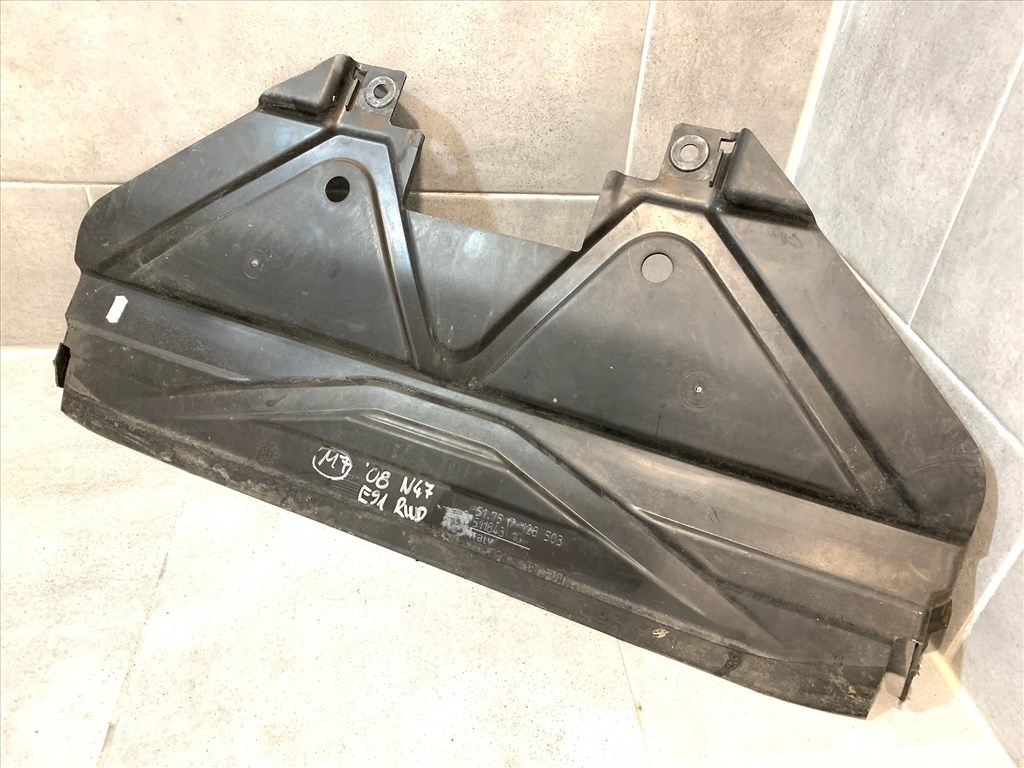 BMW E81, E82, E87, E88, E9X motorburkolat toldat, hűtő alatti borítás 7128503 51757128503 1. kép