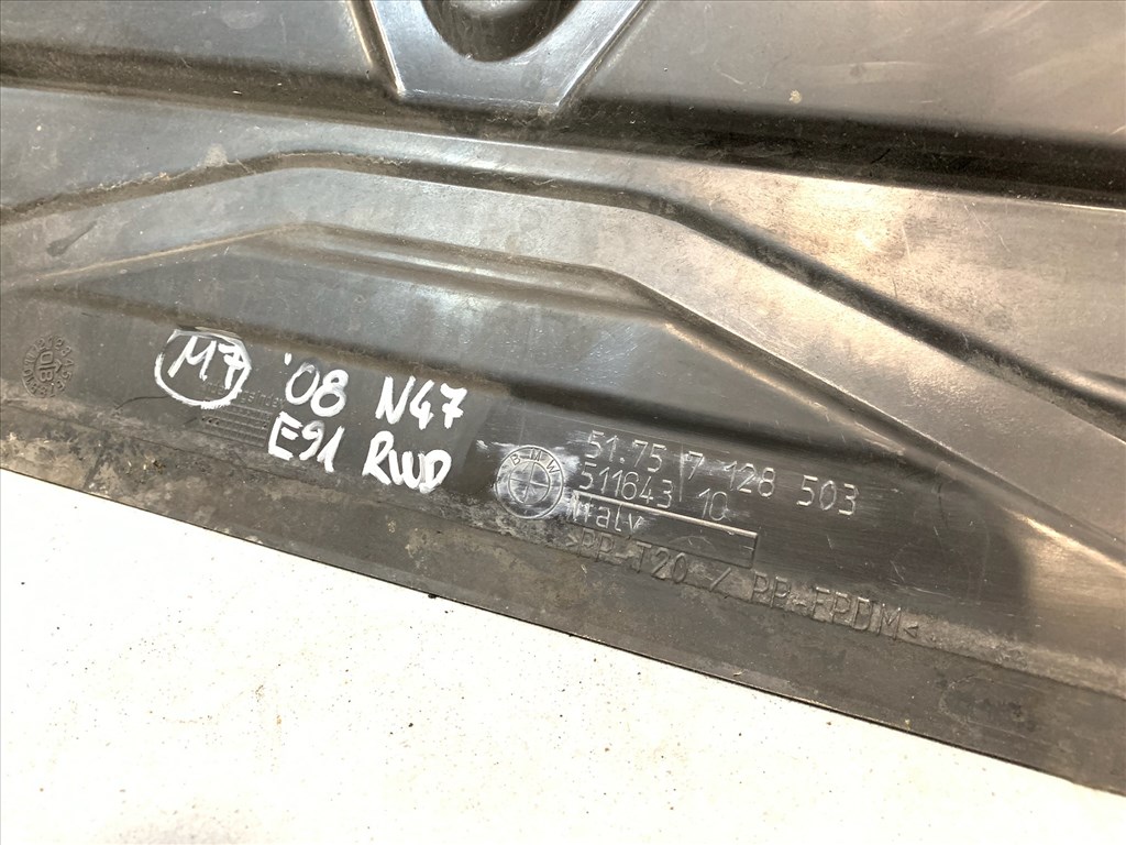BMW E81, E82, E87, E88, E9X motorburkolat toldat, hűtő alatti borítás 7128503 51757128503 3. kép