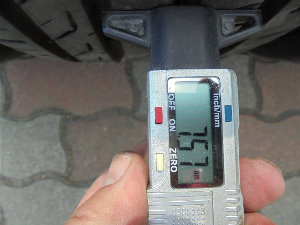 205/55 R 17" újszerű Barum nyári gumi eladó 4. kép