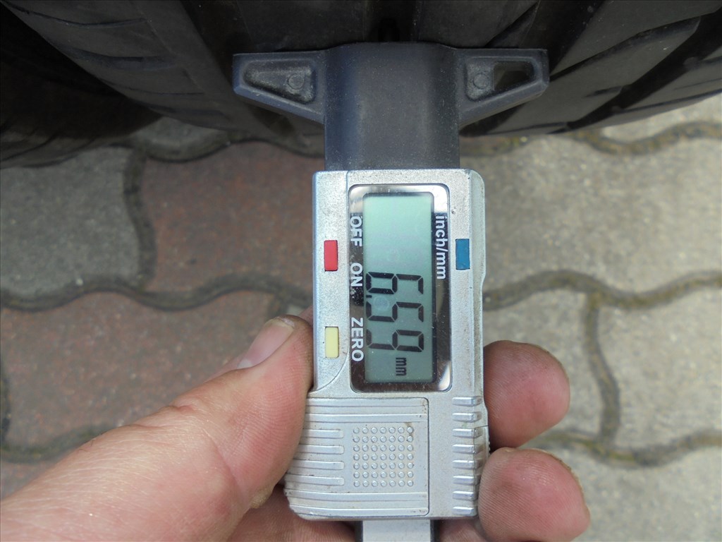 205/55 R 17" újszerű Barum nyári gumi eladó 5. kép