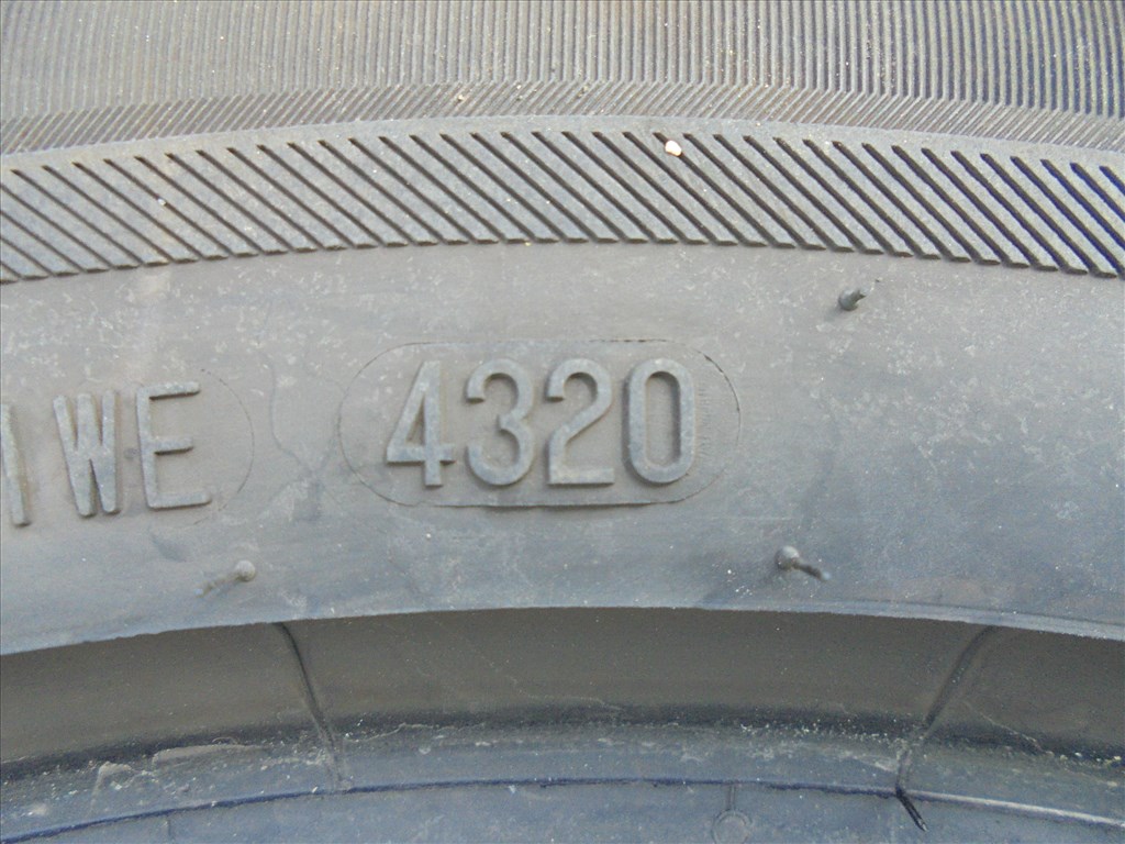 205/55 R 17" újszerű Barum nyári gumi eladó 7. kép