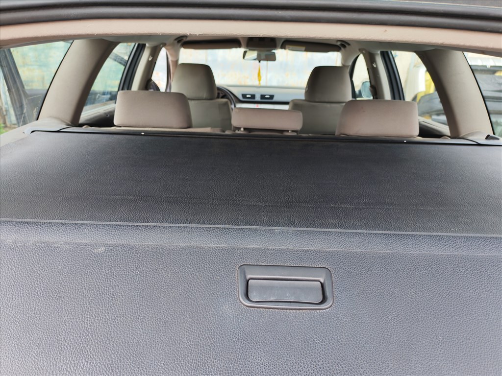 Volkswagen Passat B6 Variant 1.9 TDI gyári karosszéria elemek LA7T színben eladók la7tb6 vw19tdi 6. kép