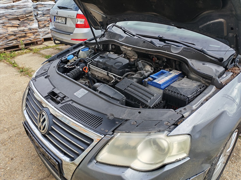 Volkswagen Passat B6 Variant 1.9 TDI gyári karosszéria elemek LA7T színben eladók la7tb6 vw19tdi 8. kép