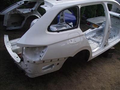 Skoda Octavia 4 kombi jobb oldal küszöb oszlop negyed 