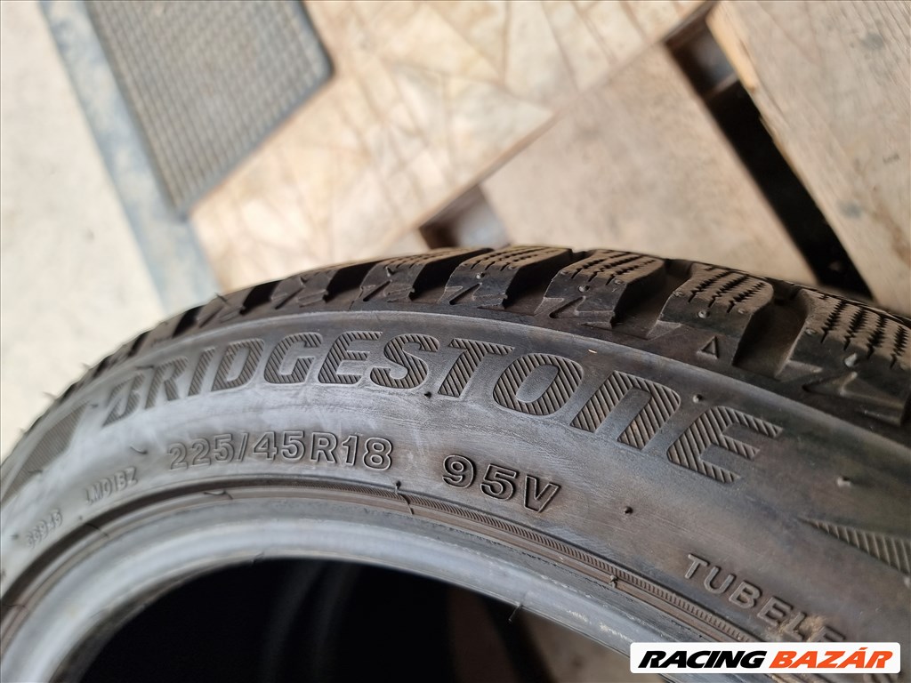 225/45R18 Bridgestone téli gumi 2db szinte újszerű állapotban eladó! 3. kép