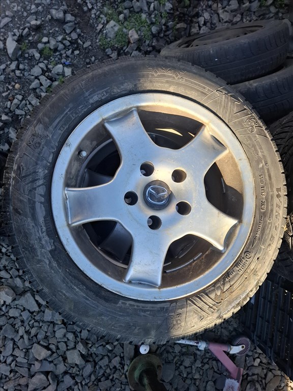  5x108 lyukosztású 15" használt alufelni, rajta 185/65 használt téli gumi gumi  4. kép