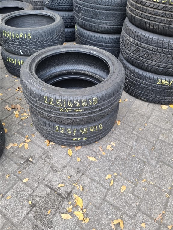  225/4518" újszerű Pirelli Sottozero Winter Serie II  téli gumi 2db  1. kép