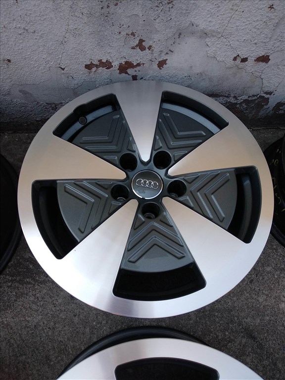 5x112 17 Gyári Audi polír alufelni 150000ft a 4db/226/ 2. kép