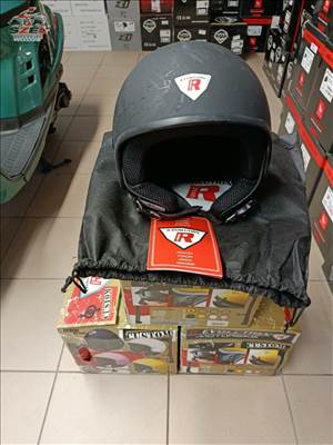 Revolution R.Corse matt fekete bukósisak (L)