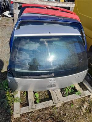 Opel corsa c csomagtér ajtó